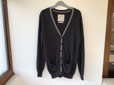 AUBIN & WILLS  Men’s V Neck