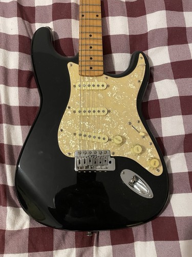 1997 fender squier strat - ,