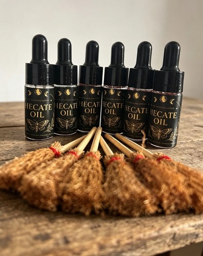 Hecate ritual oil mini broom - hecate,