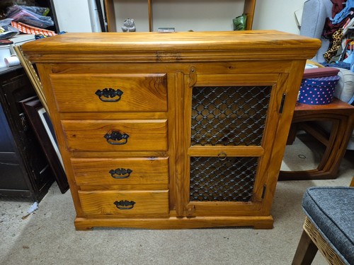Gorgeous sheesham solid wood - gorgeous,