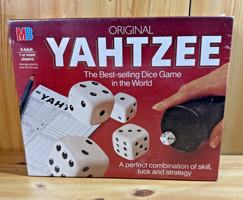 Yahtzee 1982 board game - board, dice