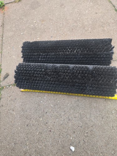 Pair black brush suit - brush, to