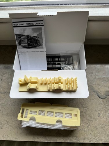 Model bus kit caetano - model,