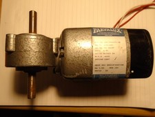 PARVALUX SD 1BS/300077/3E MOTOR WITH GEARBOX RPM 120  .45 AMPS DC SHUNT