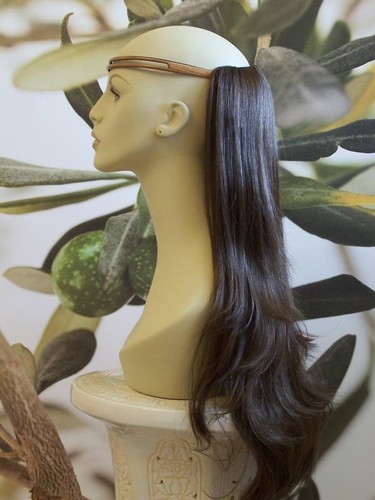 Medium brown piece clip in - medium,