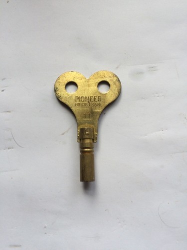 Clock winding key size no - size,