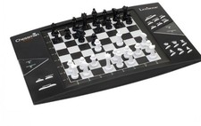 Electronic Chess Set with 64 Difficulty Levels | LED Display | Battery or Adapte