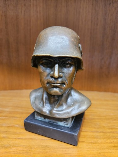 Vintage bronze german - bronze, soldier
