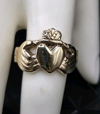 9ct Gold mens heavy Claddagh
