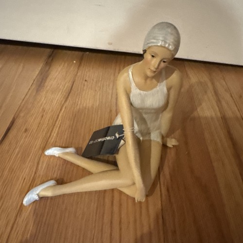 Detailed resin bathing beauty - bathing,