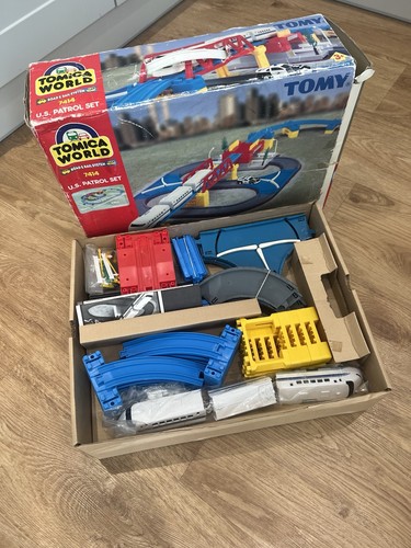 Tomica world patrol - world,