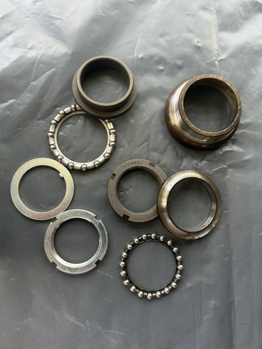 Steering column bearings kit