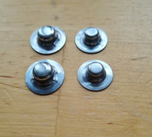 Old style hub caps - 4x, mamod