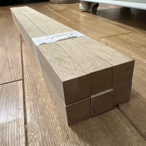Oak plain square spindles 32mm - square,