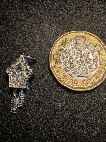 Beautiful vintage sterling - beautiful,