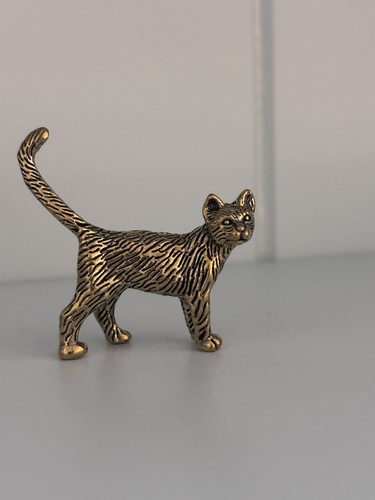 Small brass cat new - -, lovely