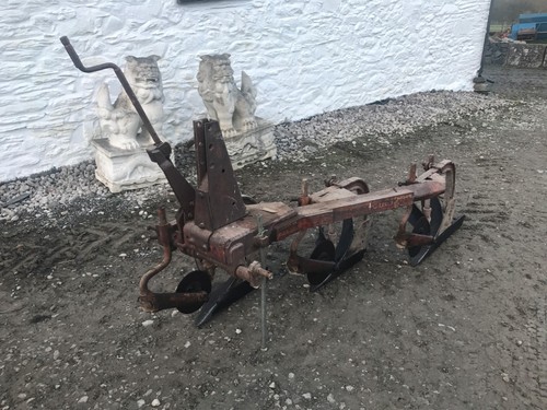 Massey ferguson 3 furrow - massey,