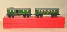 2x Trix Express 8 wheel bogie coaches in green. Baggage & 3rd class-GOOD-BOXED
