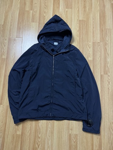 Company lens hooded - c.p.,