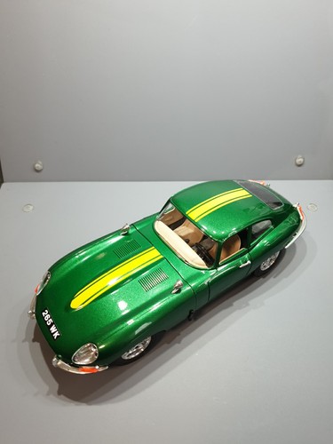 Jaguar type burago 18 - jaguar, met