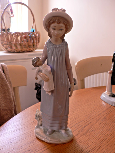 Lovely lladro 5045 belinda - lovely, "belinda