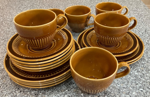 Carrigaline irish pottery - irish,