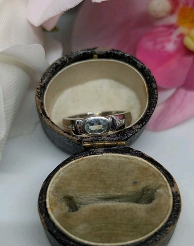 9ct aquamarine and diamond - aquamarine,