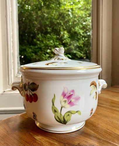 Vintage herend hand - hand, painted