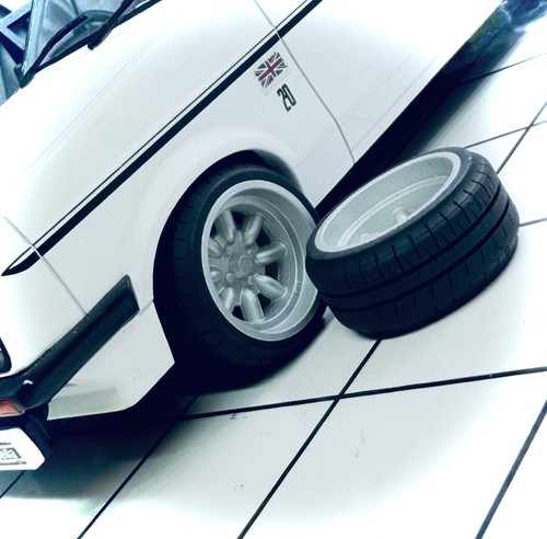 Ford wheels for - 1/18,