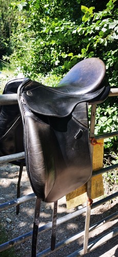 Dressage saddle medium - dressage, 17"
