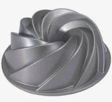 Bundt Pan: Nordic Ware