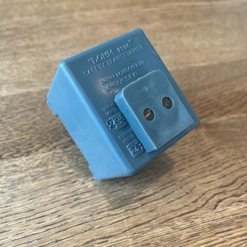 Dohm plug pub font - plug,