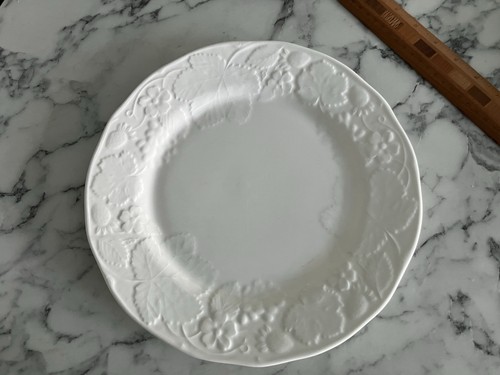 Wedgwood strawberry and - x,