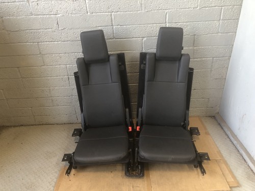 Discovery seats rear 3rd - rear,