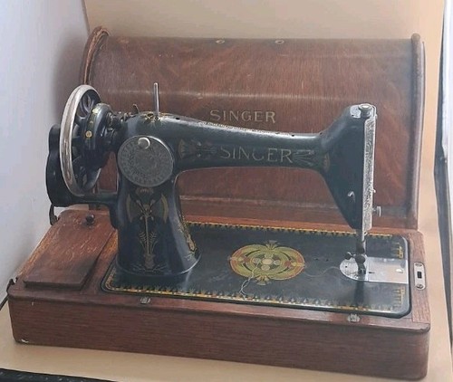 Vintage hand cranked singer - cranked,