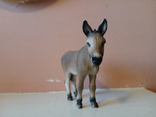 Schleich 2008 female donkey - female,