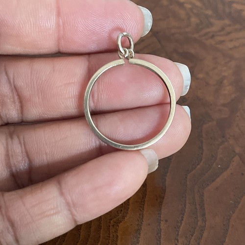 Full sovereign pendant - ct,