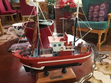 model fishing boat. Le