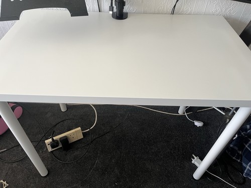 Ikea white desk dressing - desk/dressing, table