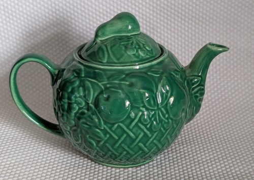 Wade vintage tea pot - vintage,