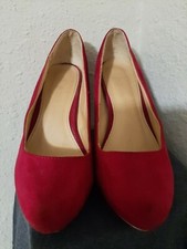 Women's Shoes made by Ellie  4'' Heel Red Closed Toe Pump Sz 9--EUC!!!