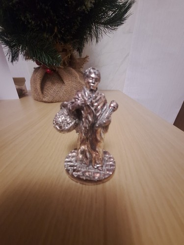 Royal hampshire pewter figure - royal,