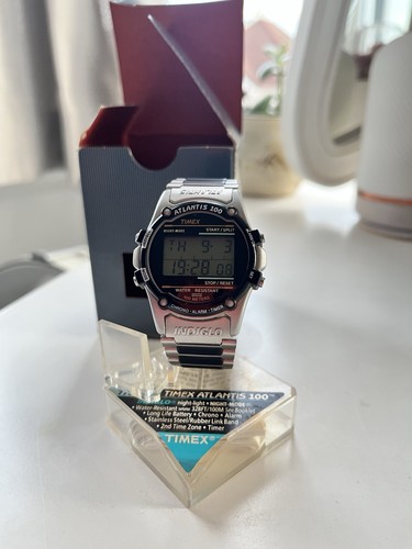 New vintage timex atlantis - vintage,