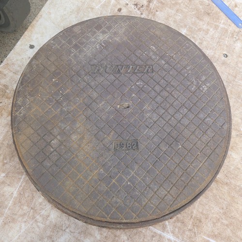 Round cast iron - iron, manhole