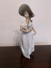 Nao Figurine 1195 Spring