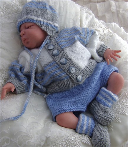 Baby knitting patterns 4 - dk,