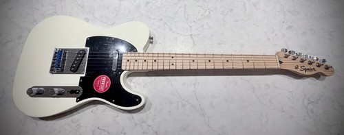 2012 squier fender - by,