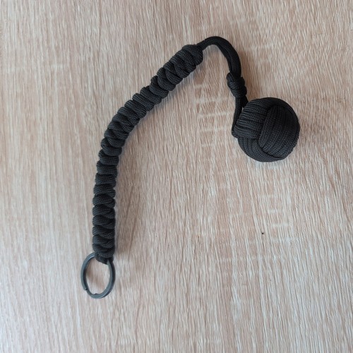 Black paracord monkey - black, fist