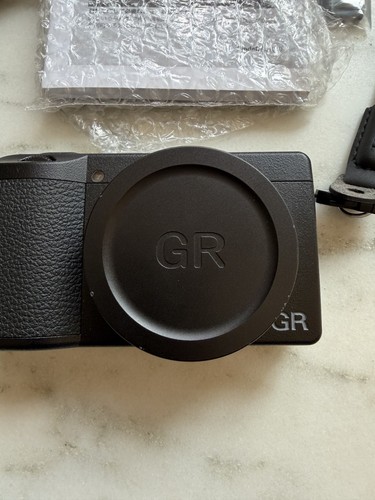 Ricoh iii 24 2mp - gr, 24.2mp