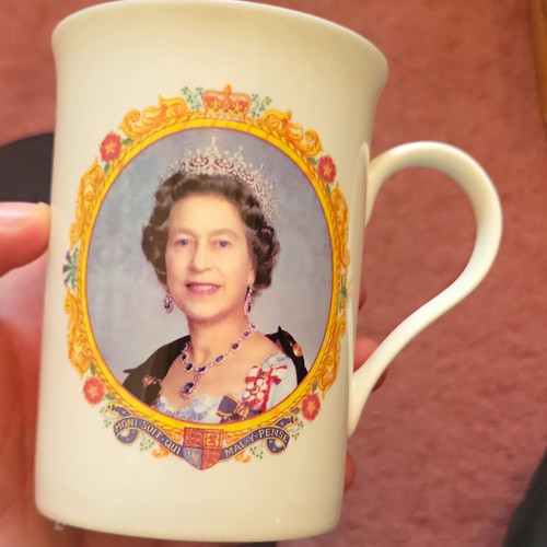 Staffordshire pottery queen - staffordshire, co
